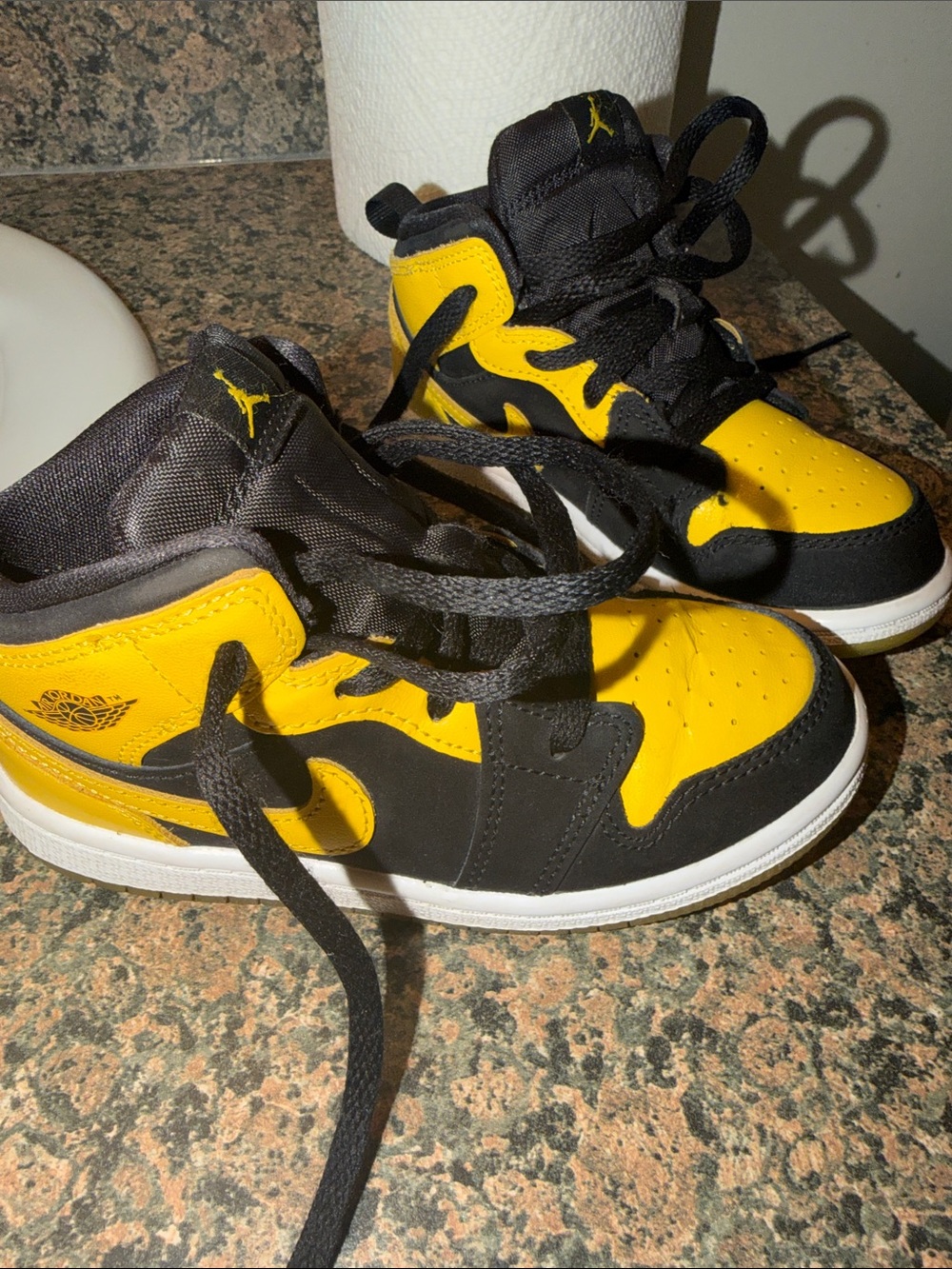 Jordan Kids Mid-Top Sneakers - Black & Yellow